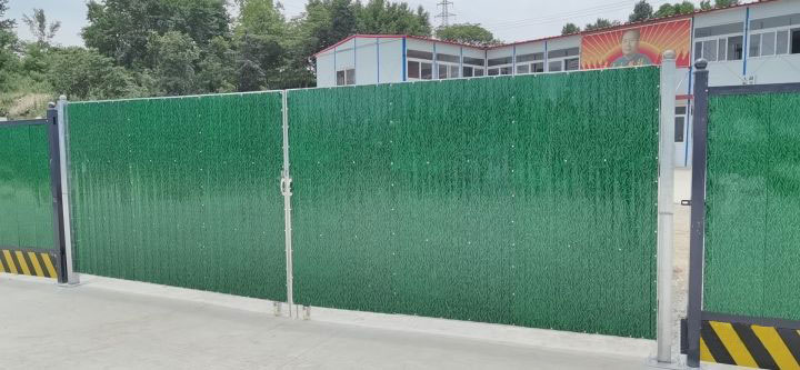 建筑工地彩鋼圍擋做臨時(shí)鐵大門圖