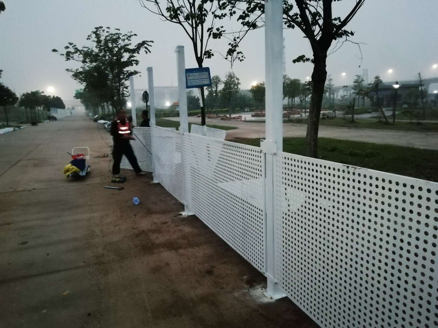 杭州沖孔圍擋施工價(jià)格(圖4)