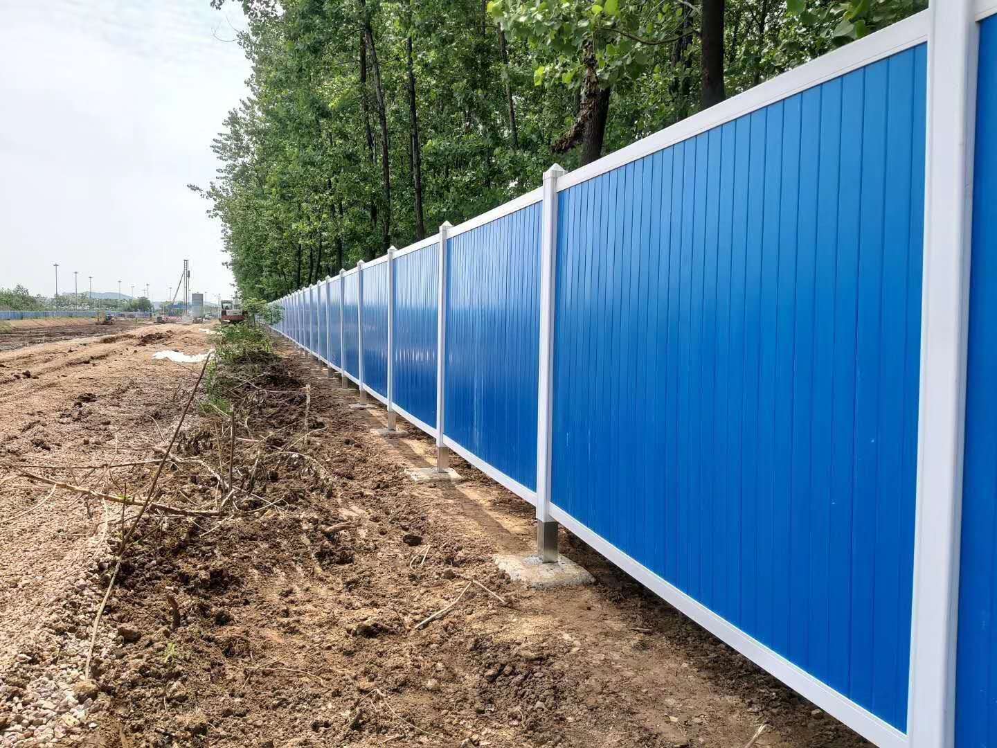 新型PVC圍擋有哪些優(yōu)勢？